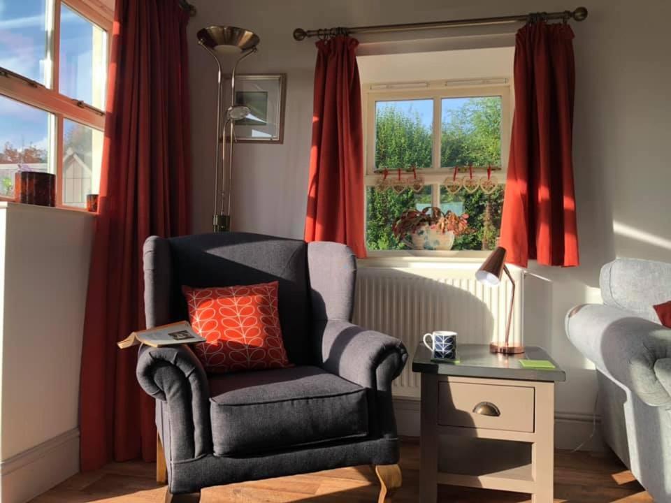 Red Kite Cottage Carmarthen Extérieur photo