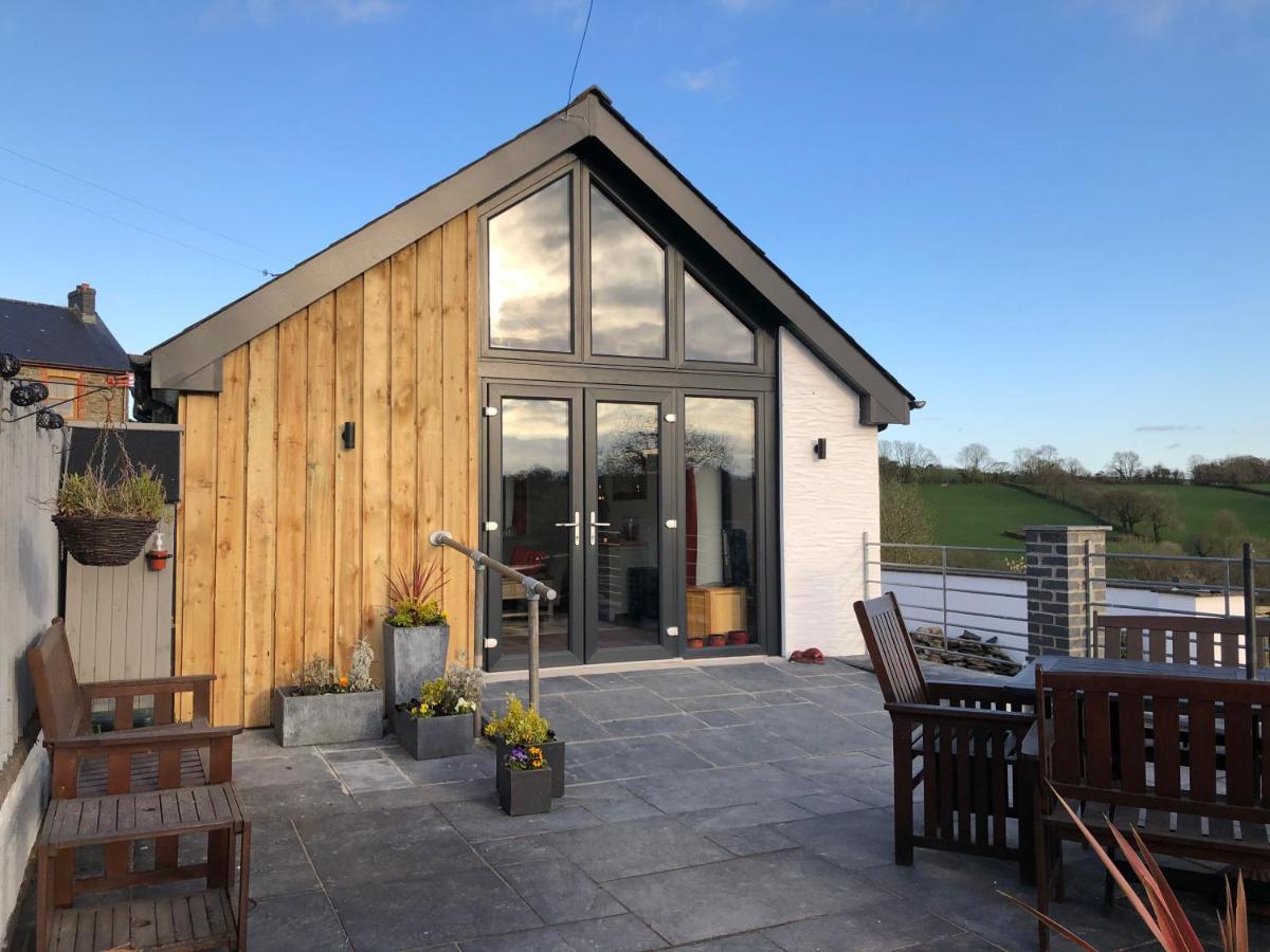 Red Kite Cottage Carmarthen Extérieur photo